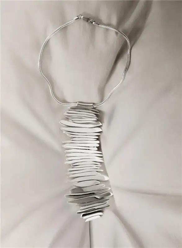 Collana lamas luna studio BLACK