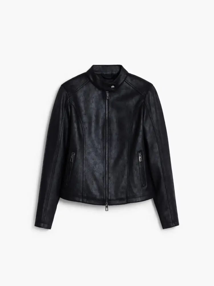 giubbotto in ecopelle nera , chiusura con cerniera, collo stile mao, tasche frontali e con tessuto a maglia all'interno delle maniche