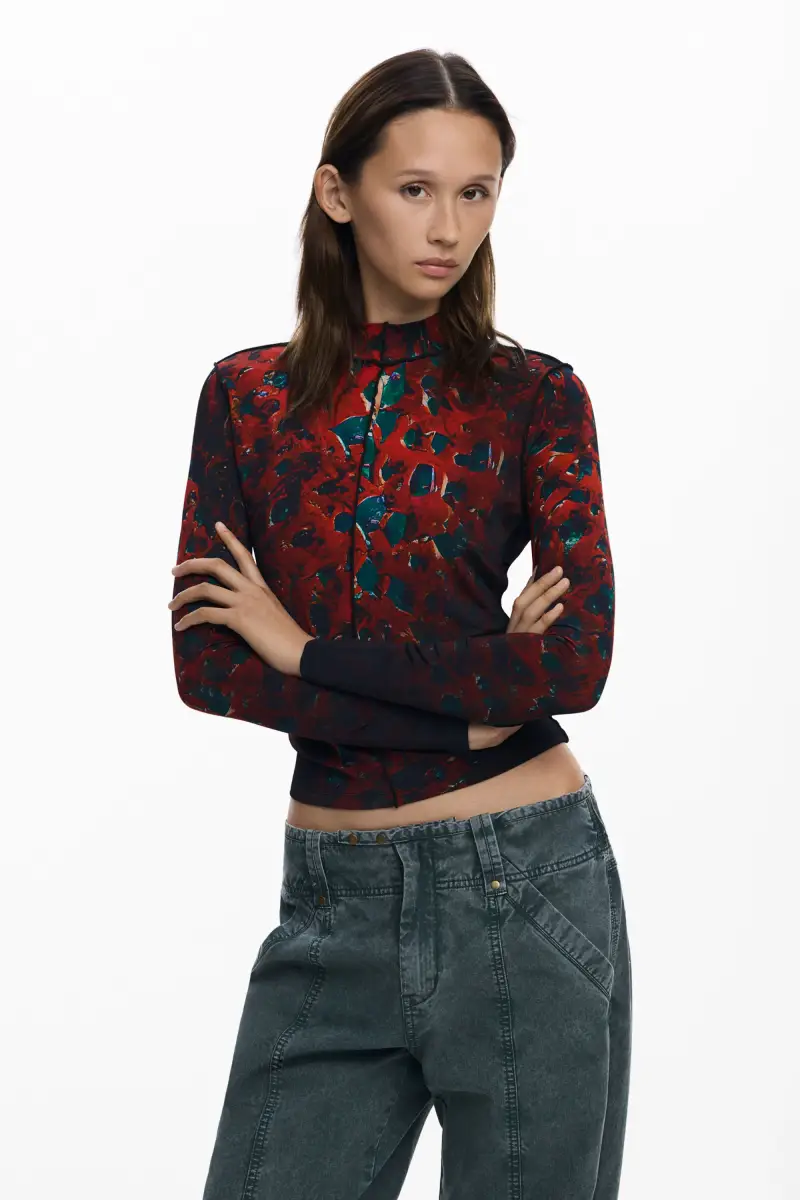 Maglietta con foglie e cuciture RED