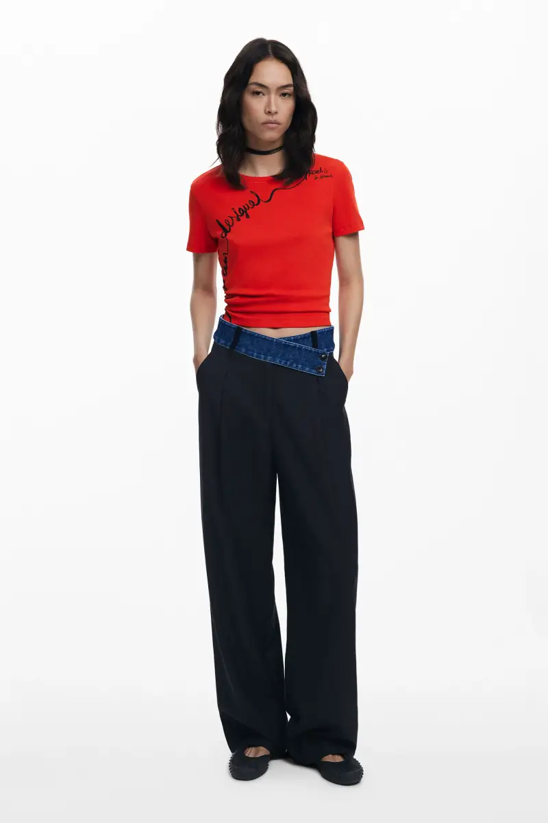 Maglietta con frase ricamata RED miniatura 2