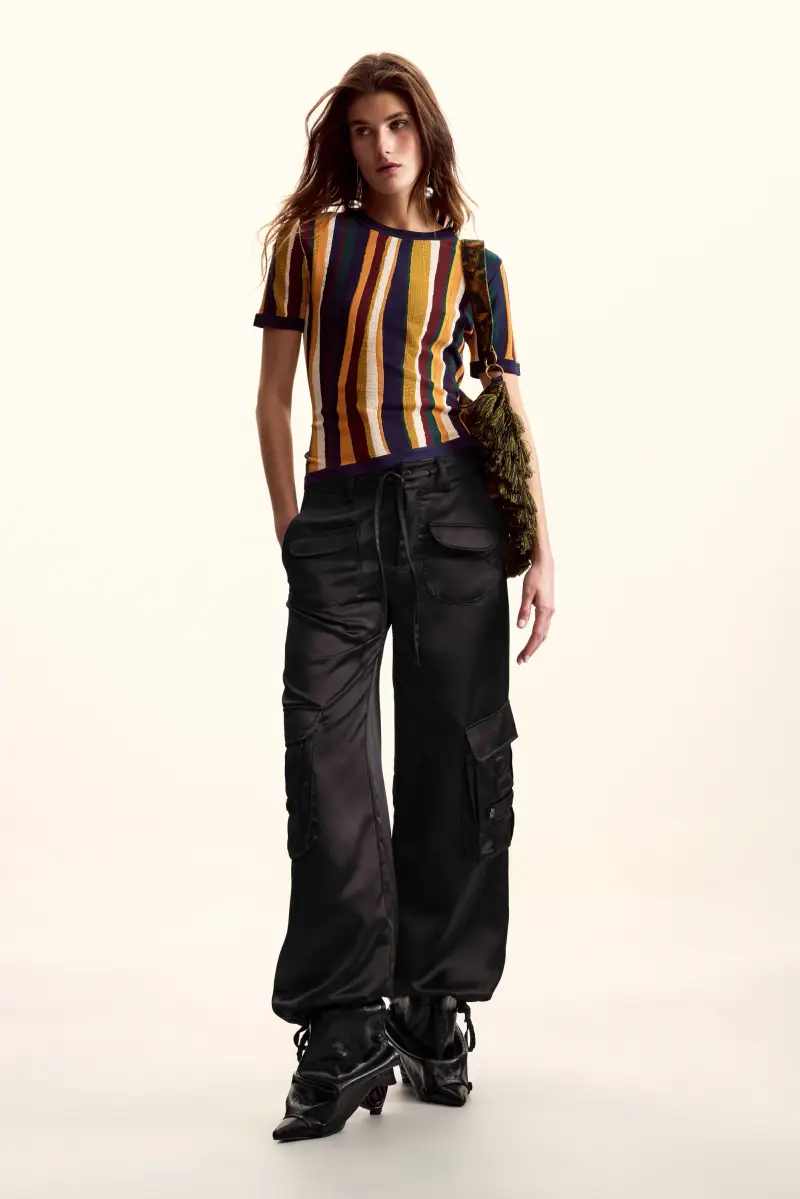 Maglietta disegnata da Mr Christian Lacroix MATERIAL FINISHES