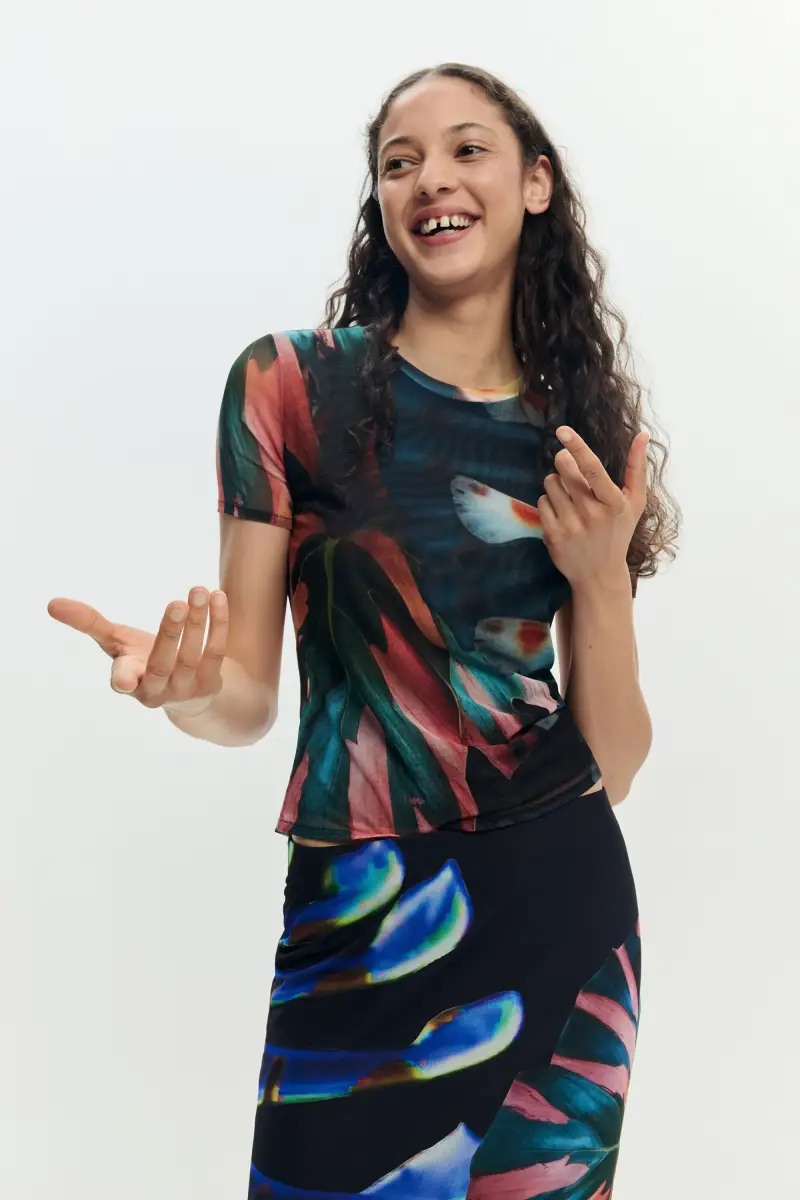 Maglietta disegnata da mr christian lacroix MATERIAL FINISHES