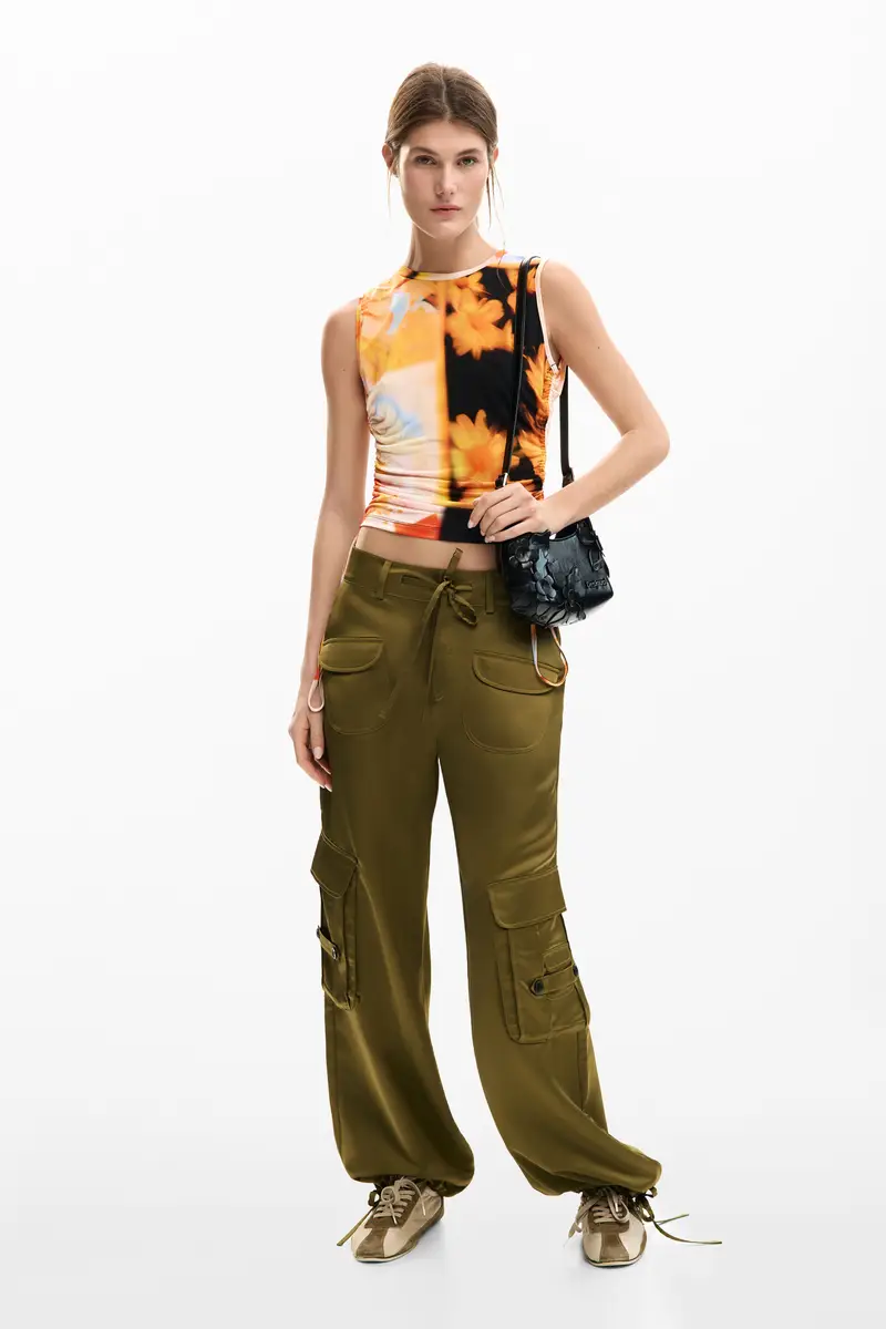 Maglietta fiori arty MATERIAL FINISHES miniatura 2