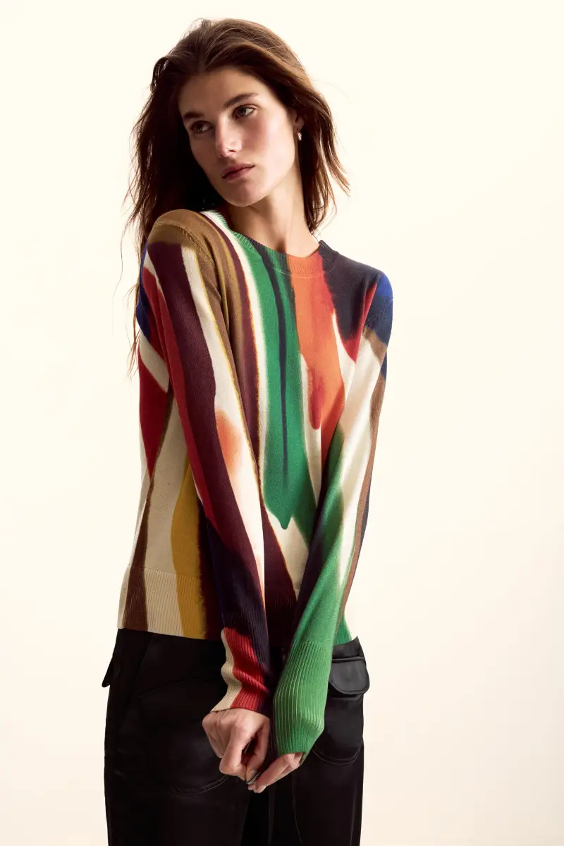 Maglione disegnato da mr christian lacroix MATERIAL FINISHES