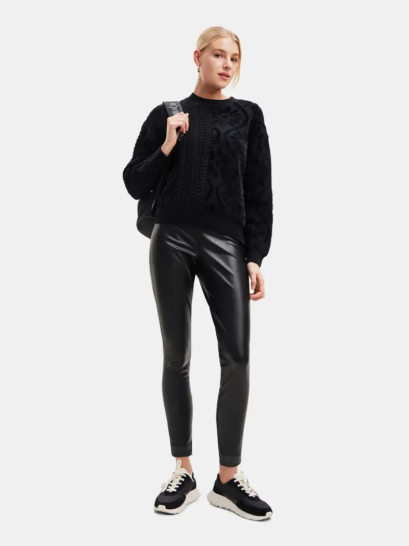 Maglione Donna Nero a Collo Alto con Dettagli a Contrasto miniatura 3