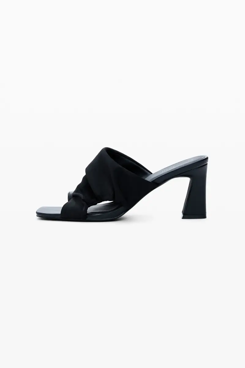 Sandalo cut-out BLACK