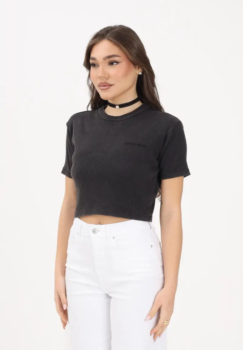 T-shirt a manica corta Plentywood nera da donna