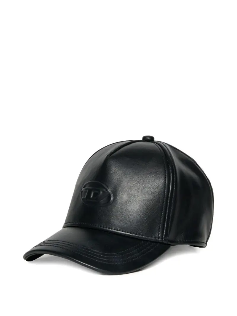 Cappello in Pelle Sintetica con Logo Goffrato Nero