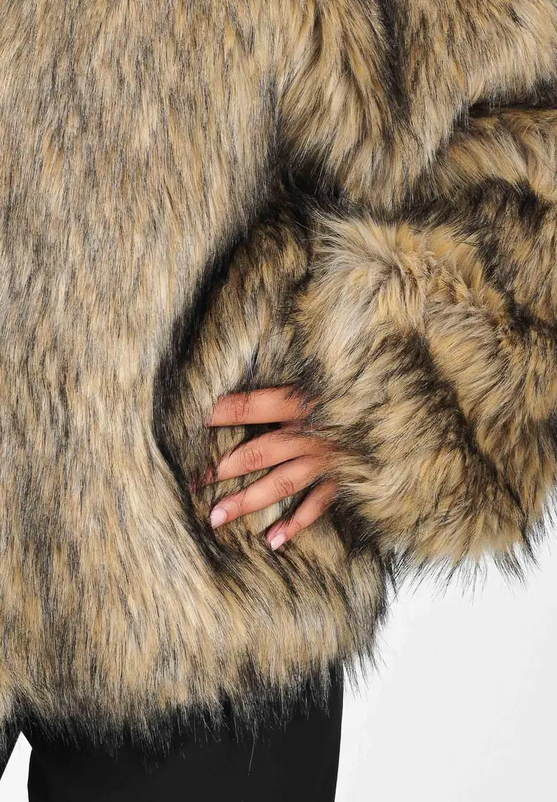 Pelliccia sintetica beige per donna e ragazze dove il maxi logo Diesel miniatura 3