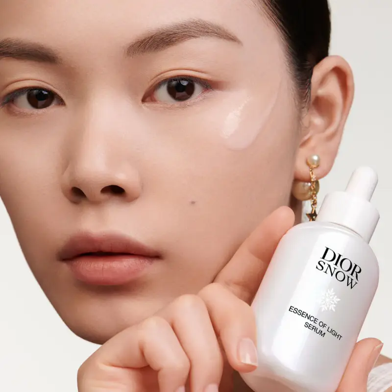 Antimacchie e Illuminanti Diorsnow Essence of Light Serum - Siero viso antimacchie miniatura 2