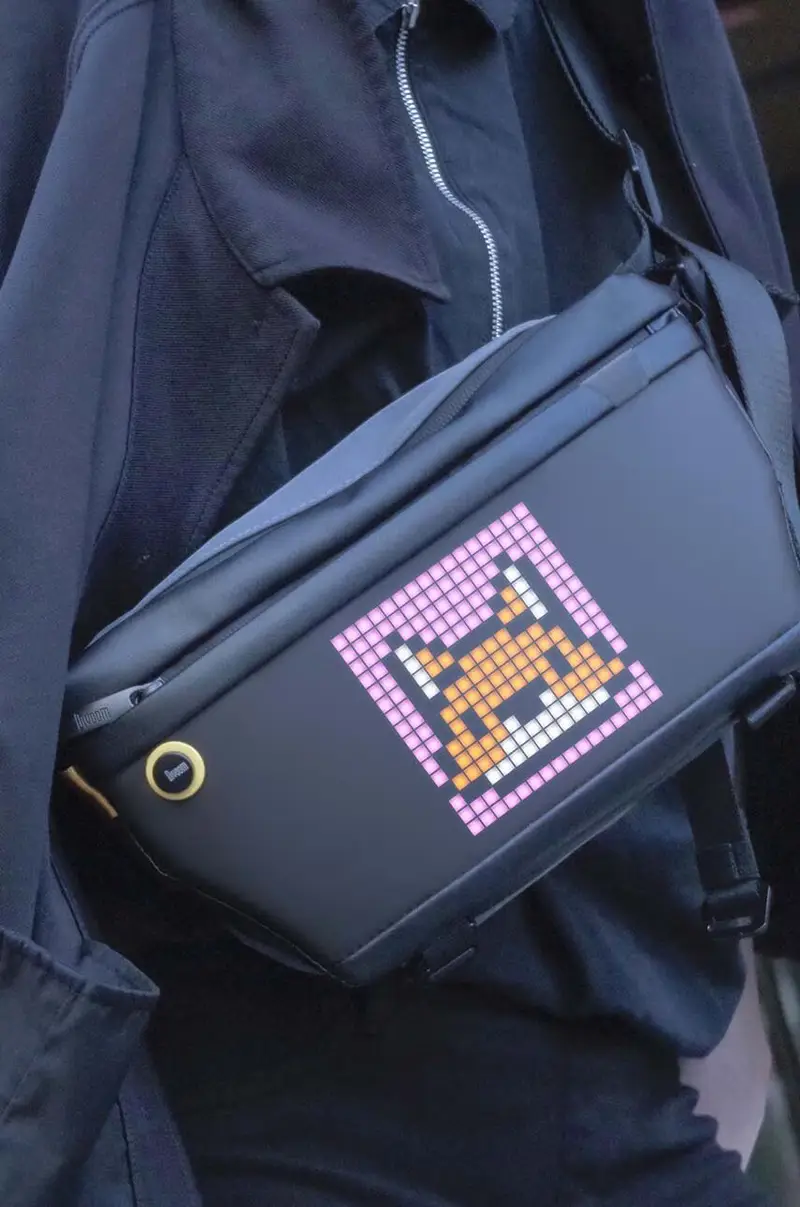 Reset Club fanny pack con display pixel art Pixoo Sling Bag Nero miniatura 3