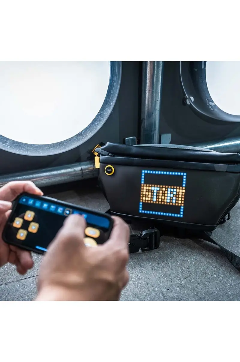 Reset Club fanny pack con display pixel art Pixoo Sling Bag Nero miniatura 4