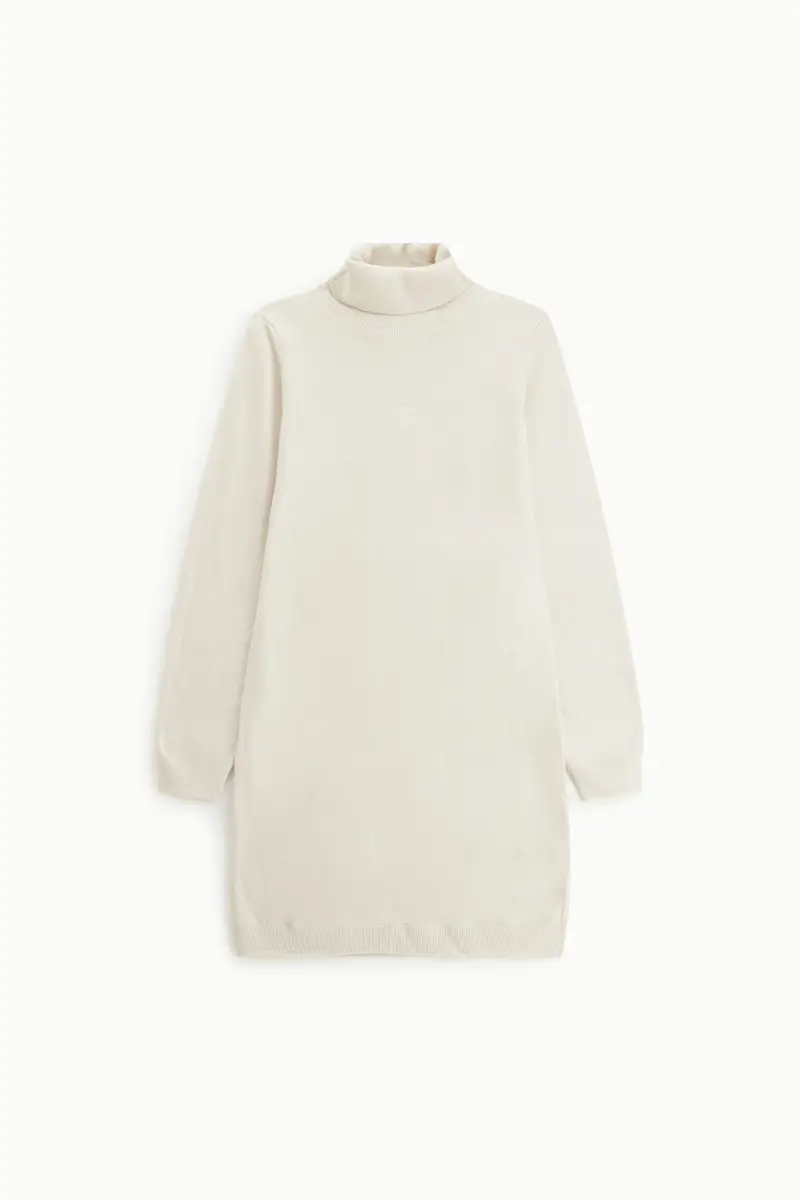 Abito corto a collo alto con maniche lunghe