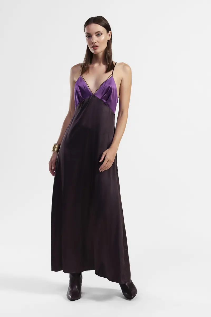 Abito lungo con spalline e scollo a v miniatura 2