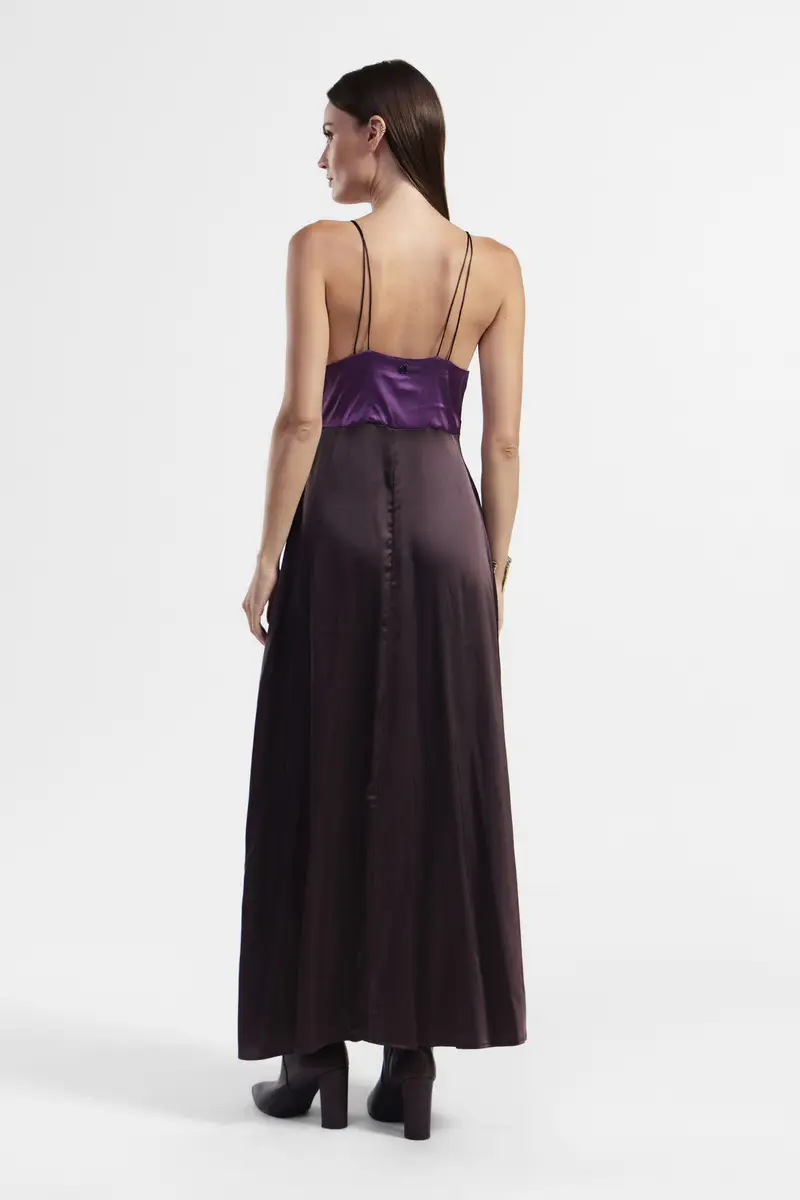 Abito lungo con spalline e scollo a v miniatura 3