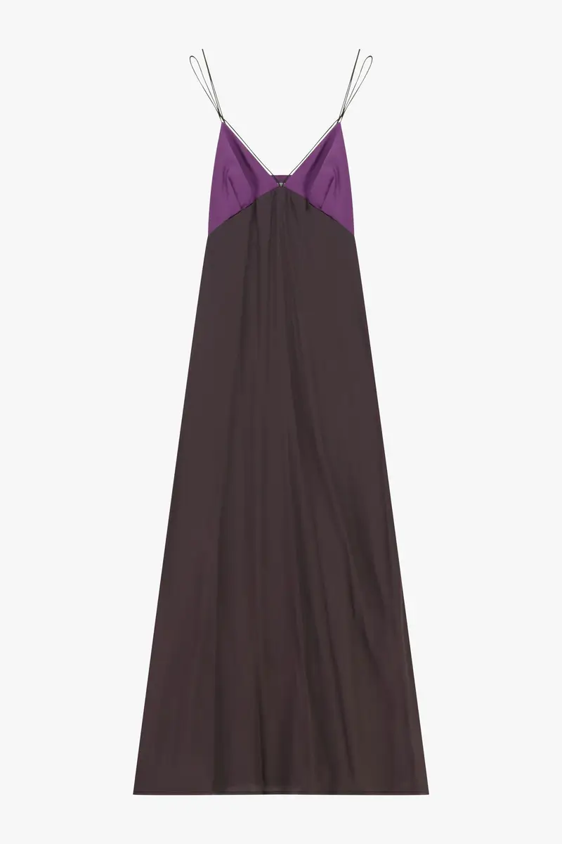 Abito lungo con spalline e scollo a v