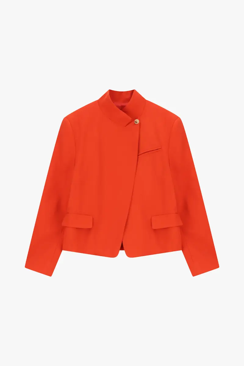 Blazer corto con collo alto e tasche a patta