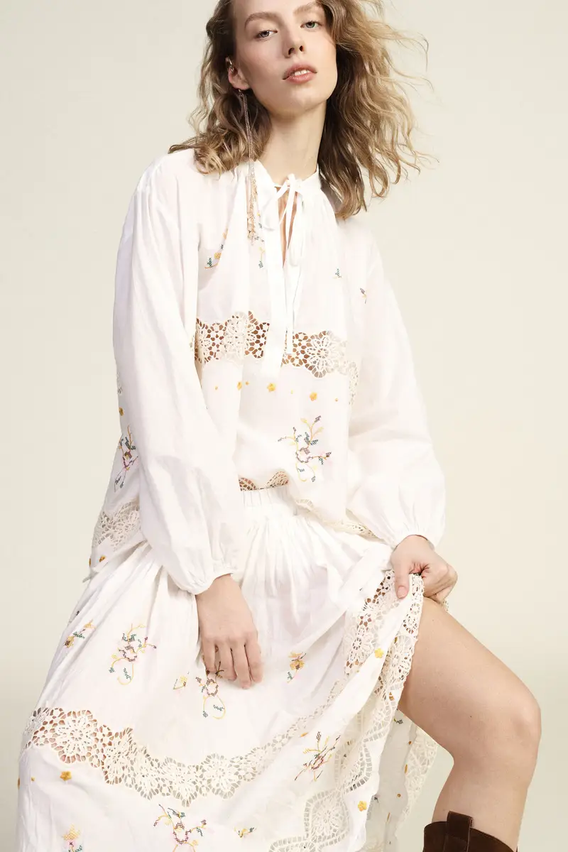 Blusa ampia ricamo floreale inserti pizzo miniatura 2