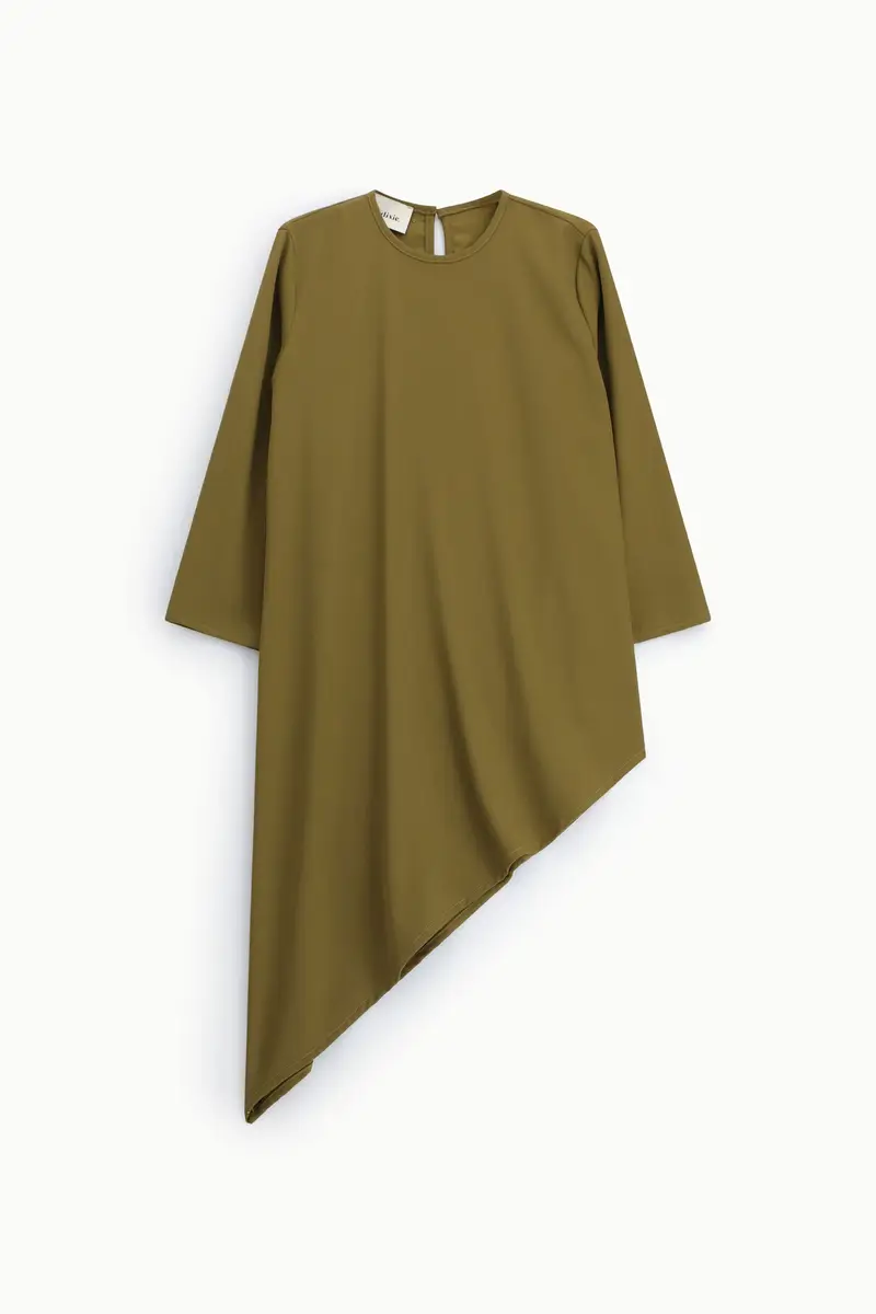 Blusa asimmetrica con maniche a tre quarti