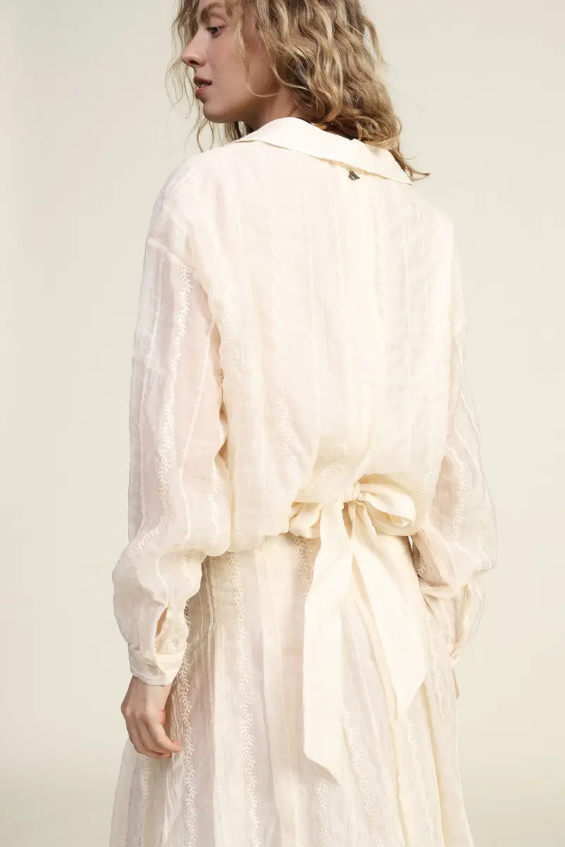 Blusa con maniche lunghe, collo piccolo e nodo frontale miniatura 3