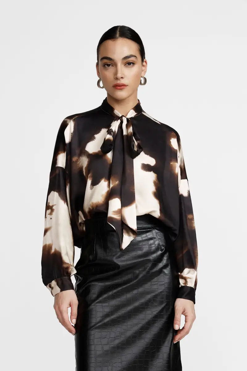 Blusa stampa astratta con fiocco e maniche lunghe miniatura 2