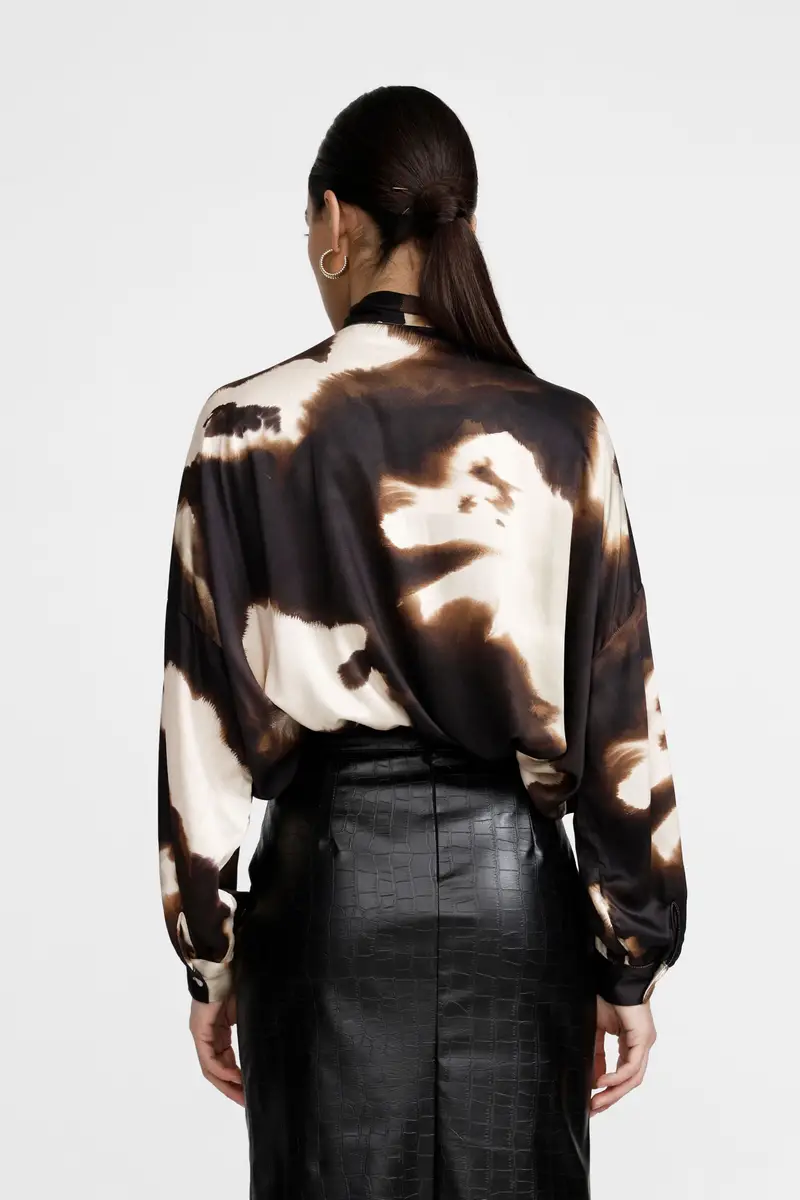 Blusa stampa astratta con fiocco e maniche lunghe miniatura 3