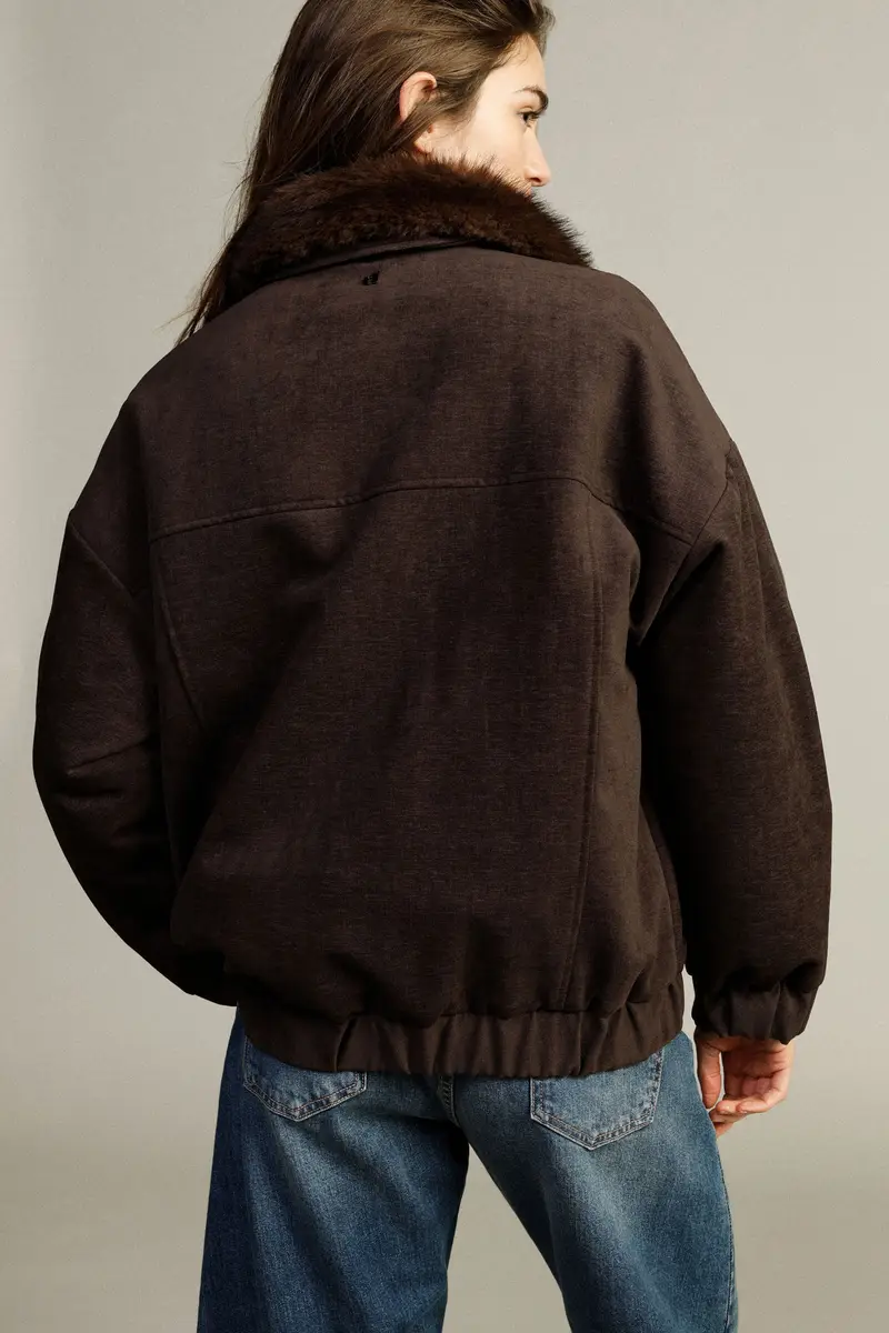 Bomber con colletto in pelliccia, zip e tasche miniatura 3