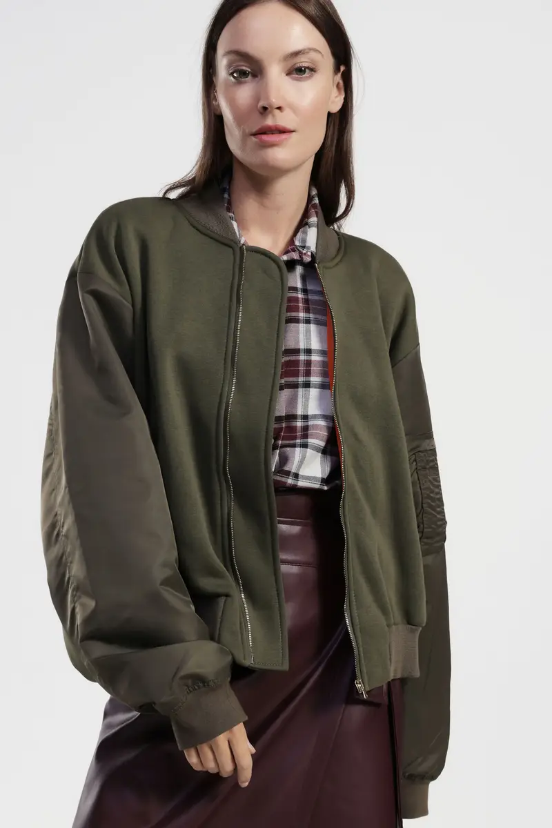 Bomber con maniche oversize e zip frontale miniatura 2