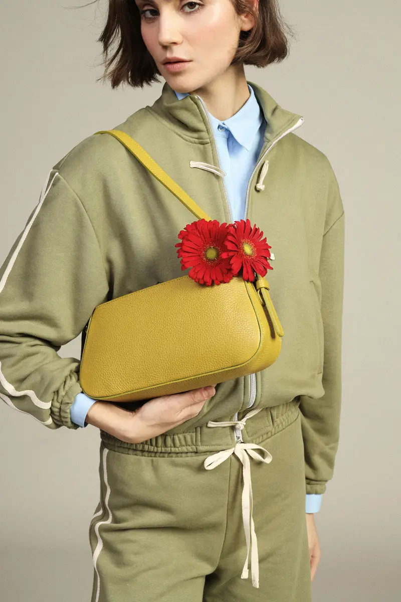 Borsa a spalla in pelle con manico regolabile