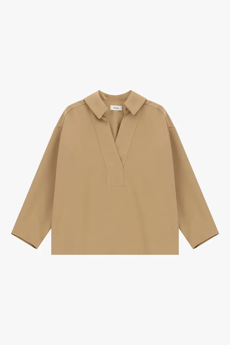 Camicia a maniche lunghe con collo classico