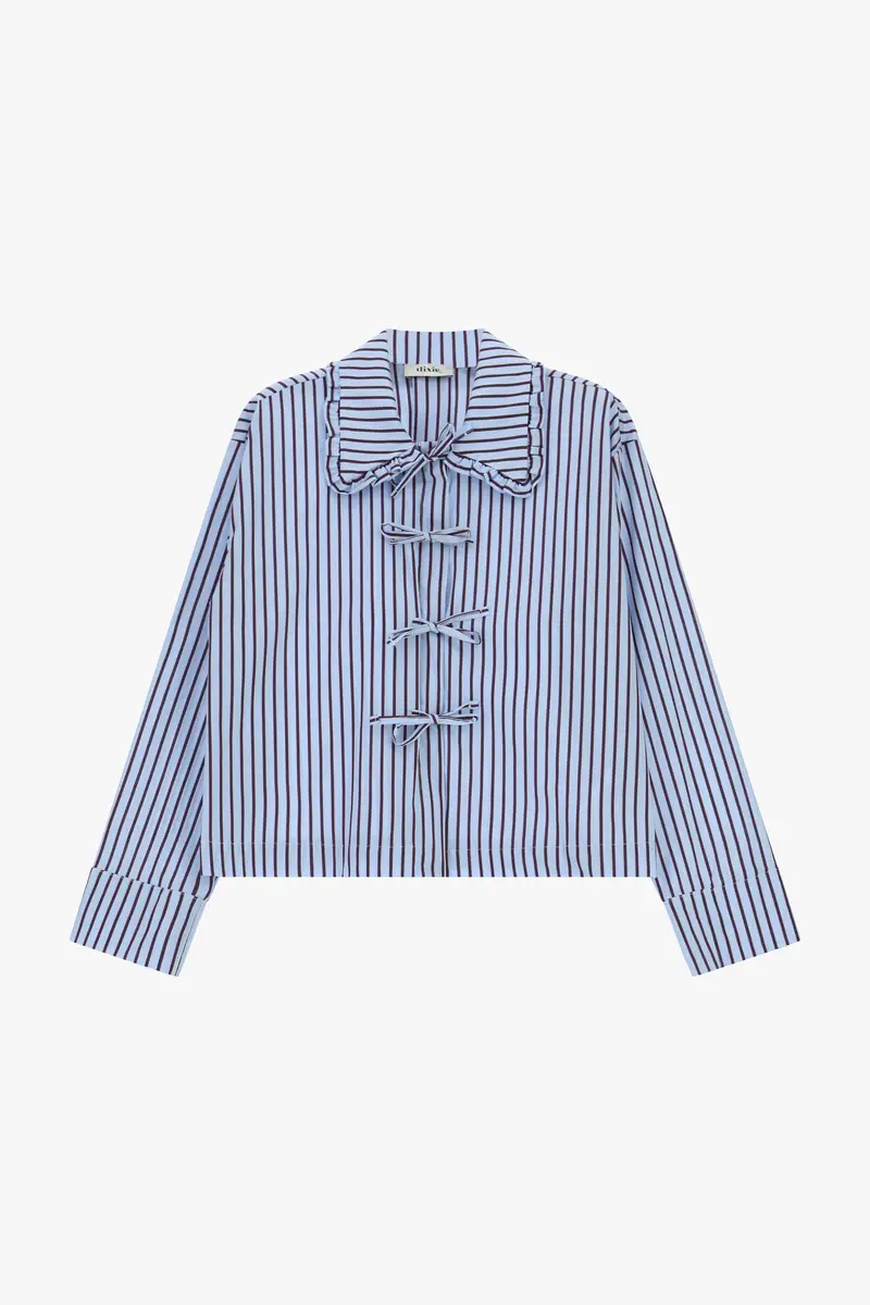 Camicia a righe con fiocchi e colletto ampio