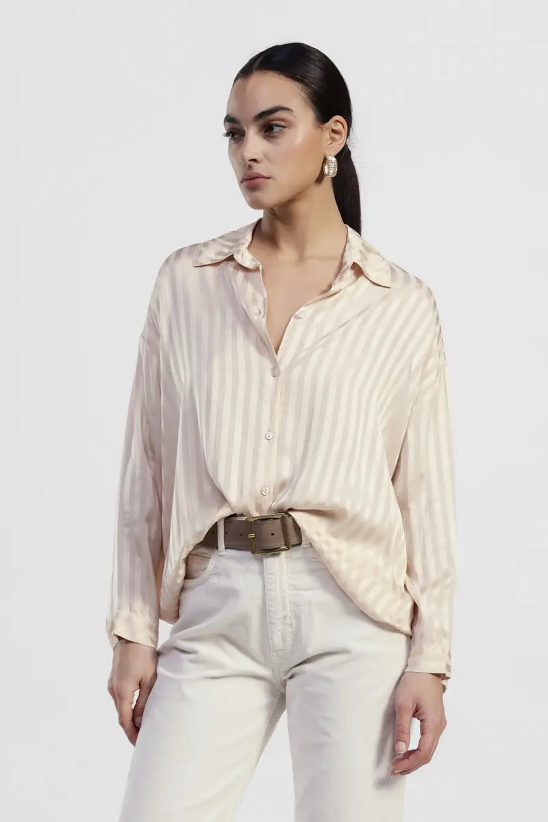 Camicia ampia con righe sottili e fondo asimmetrico miniatura 2