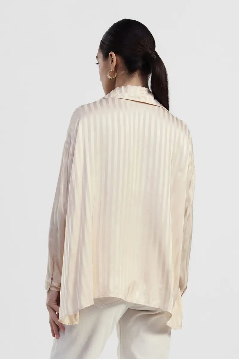 Camicia ampia con righe sottili e fondo asimmetrico miniatura 3