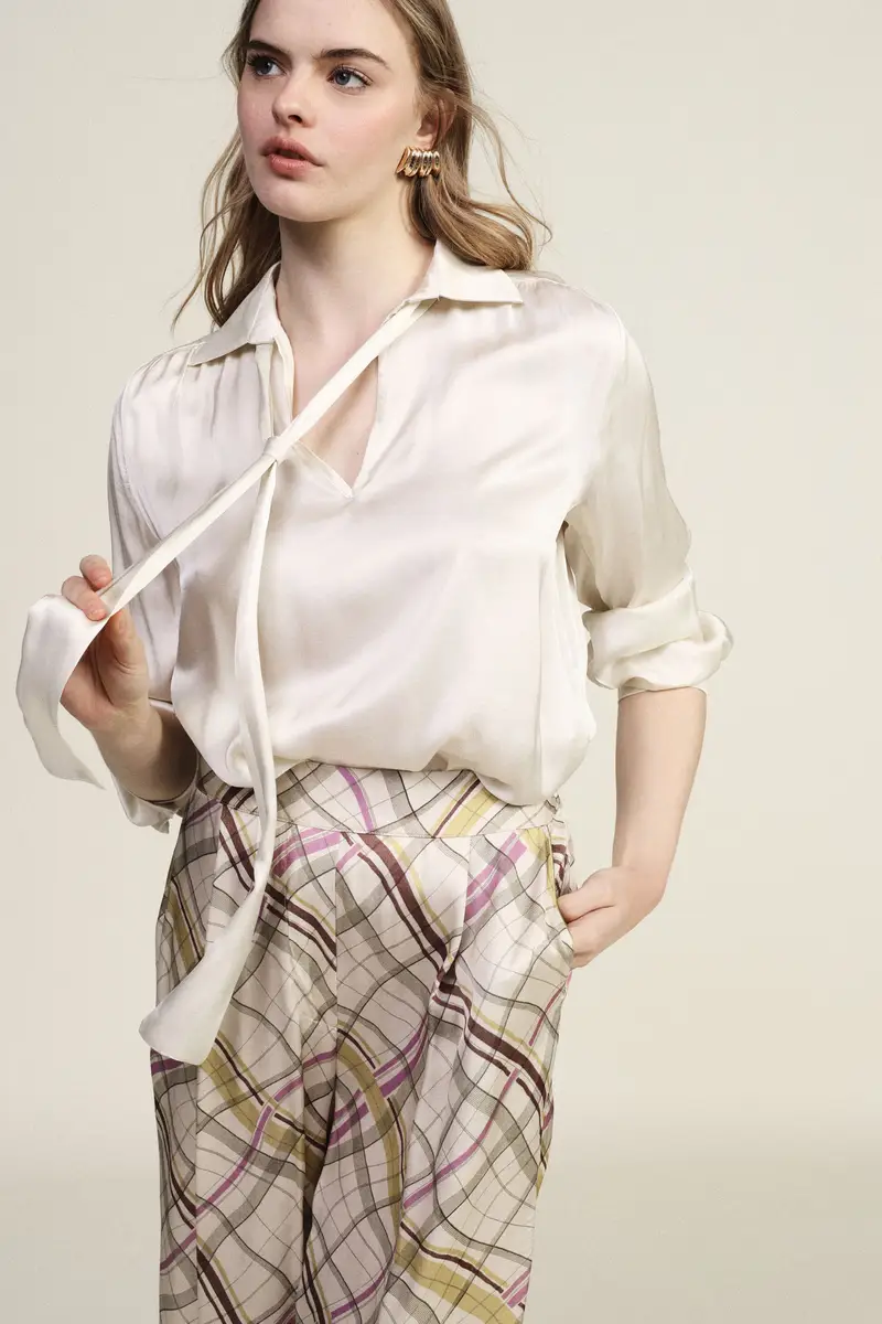 Camicia collo classico con fiocco e maniche lunghe miniatura 2