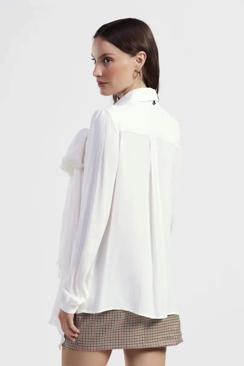 Camicia con fiocco e colletto classico miniatura 3