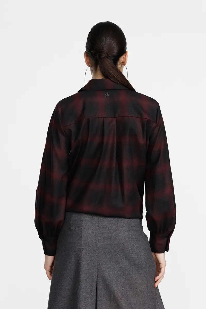 Camicia con nodo frontale e motivo sfumato miniatura 3