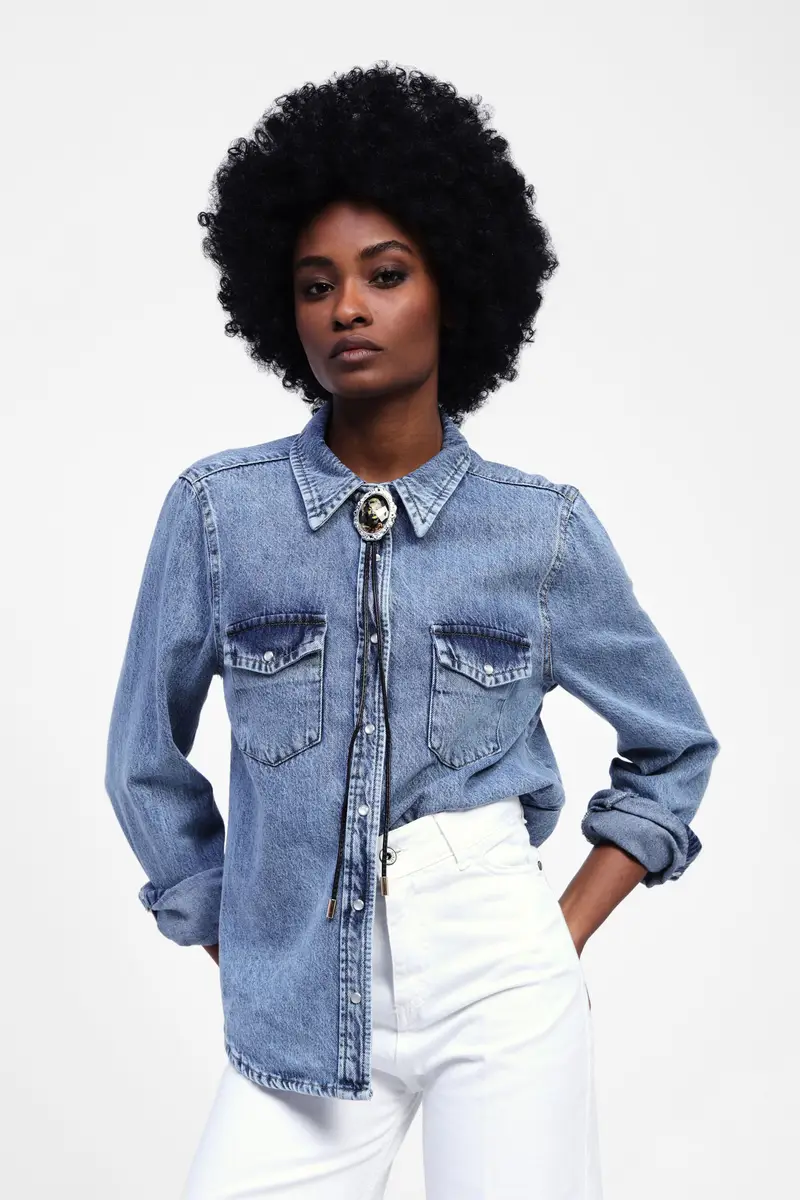 Camicia in denim con colletto classico e bottoni miniatura 2