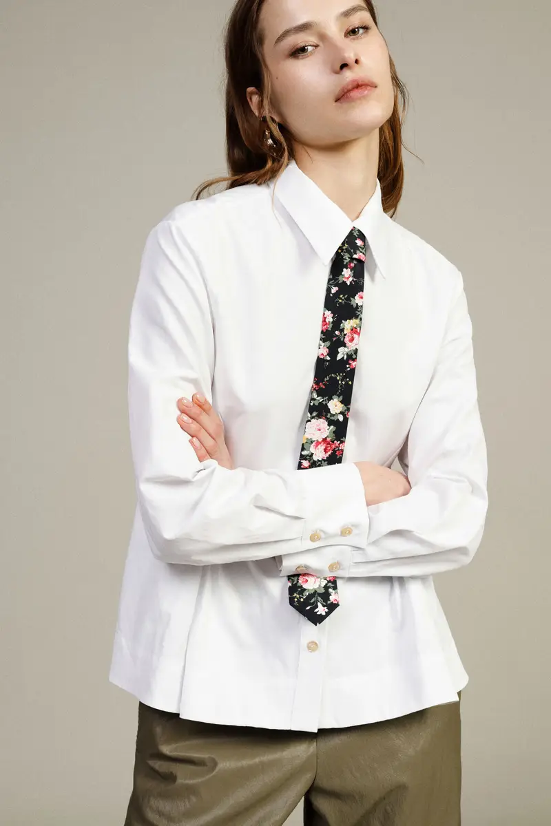 Camicia regular fit con collo classico e bottoni