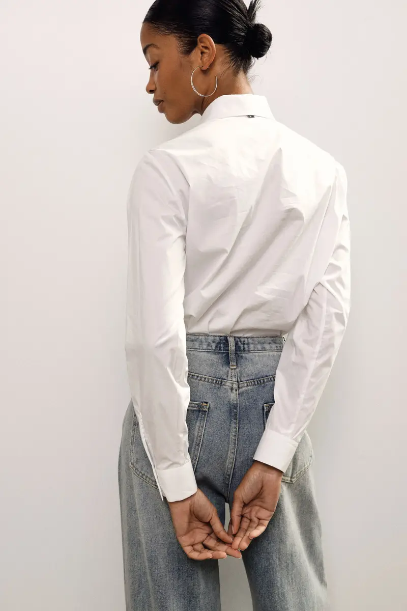 Camicia regular-fit con collo classico e bottoni miniatura 3