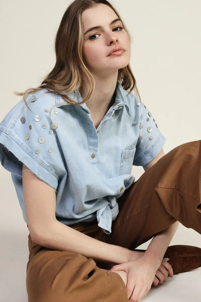 Camicia senza maniche con bottoni e taschino miniatura 2