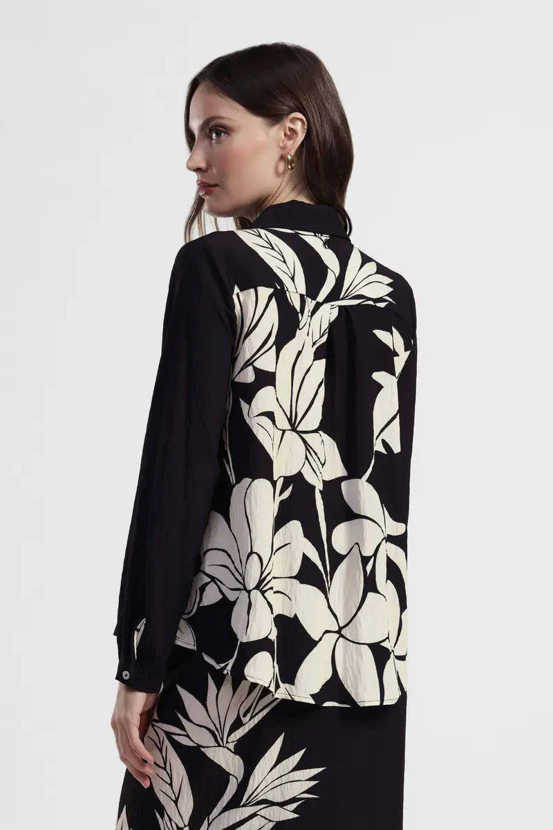 Camicia stampa foglie collo classico e bottoni miniatura 3