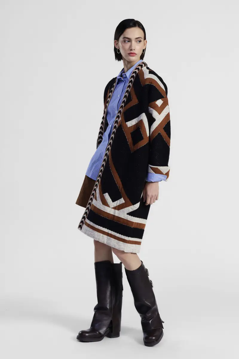 Cappa fantasia geometrica con taglio ampio miniatura 2