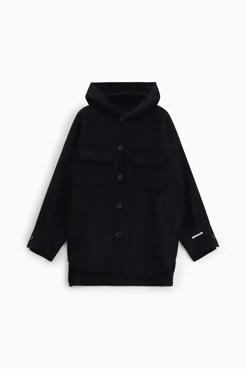 Cappotto con cappuccio e tasche frontali