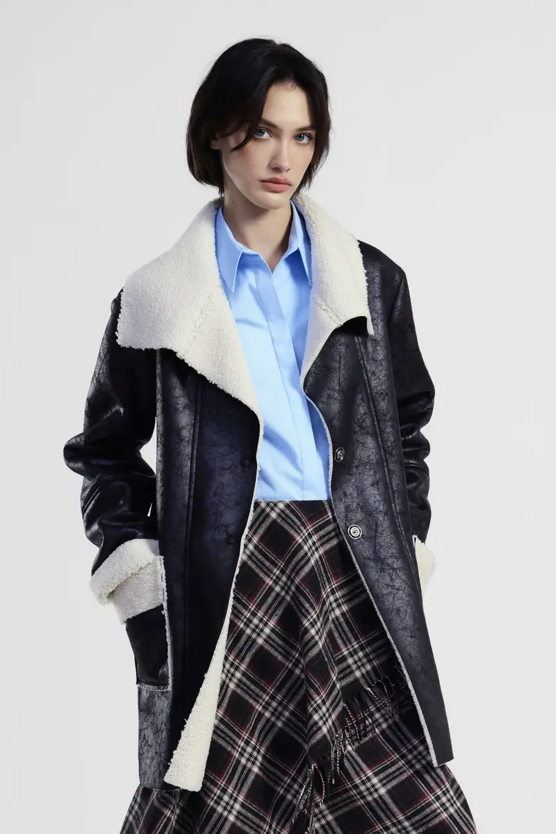 Cappotto con interno effetto pelliccia e bottoni miniatura 2