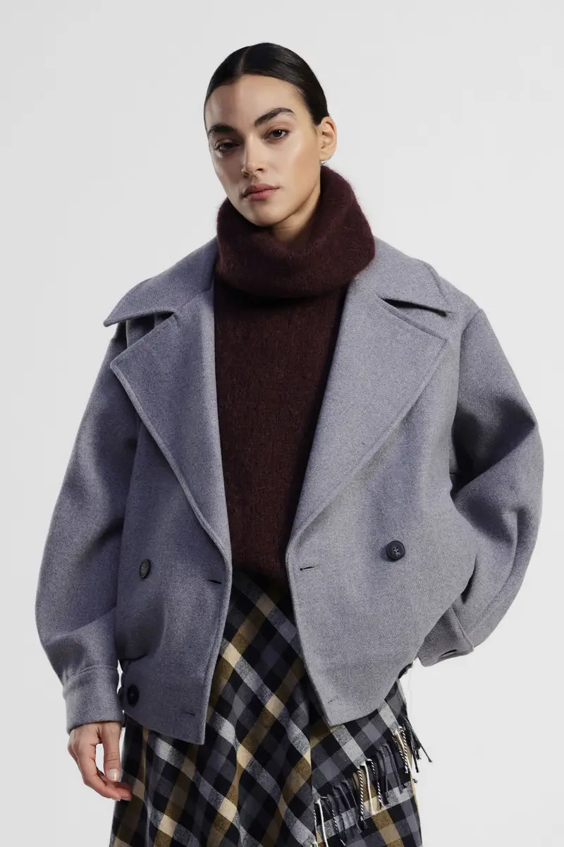 Cappotto corto doppiopetto con cintura elastica