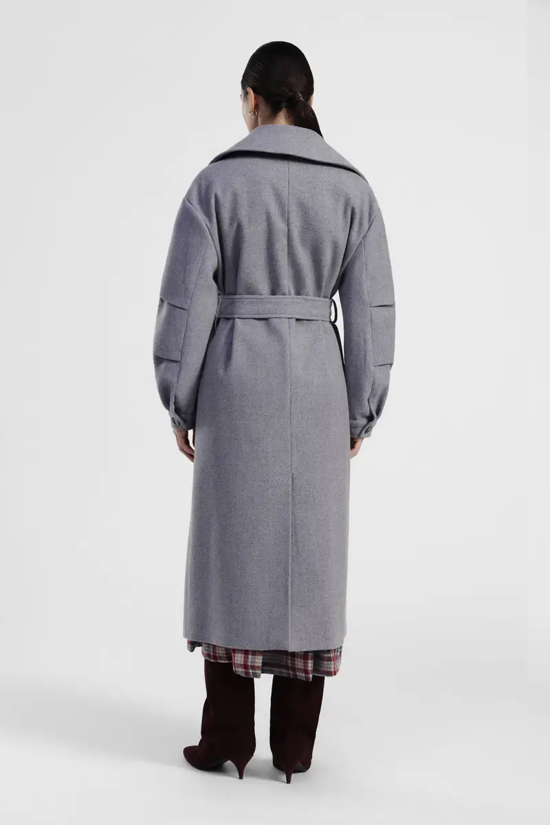 Cappotto doppiopetto con cintura e maxi revers miniatura 4