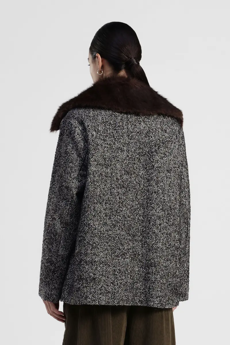 Cappotto eco-fur con collo in pelliccia e bottoni miniatura 4