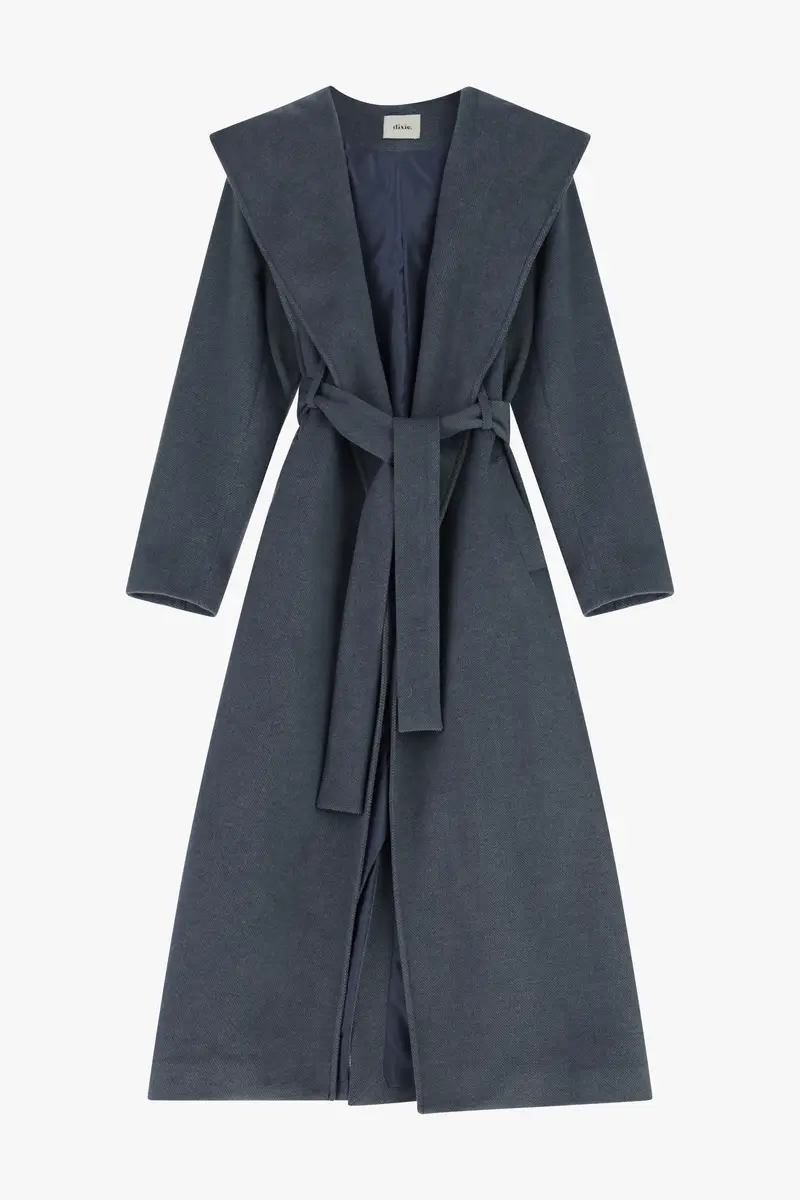 Cappotto lungo con cappuccio e cintura