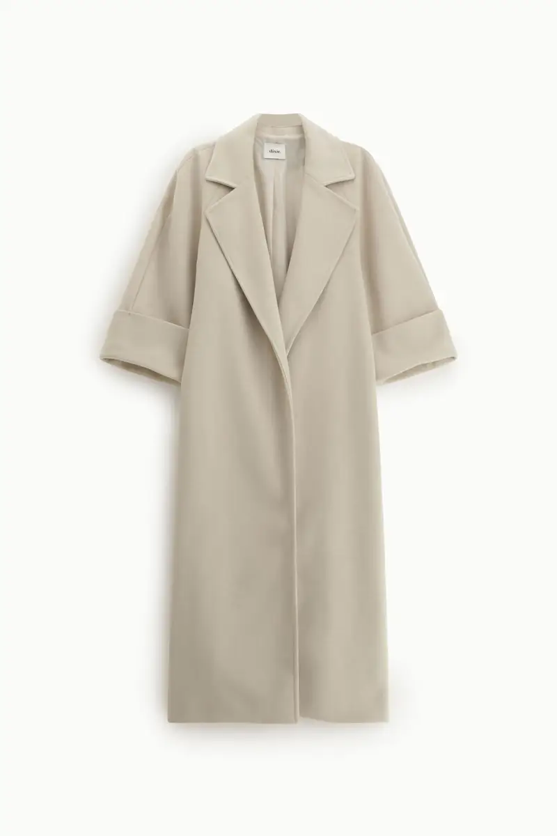 Cappotto lungo con maniche risvoltate e revers