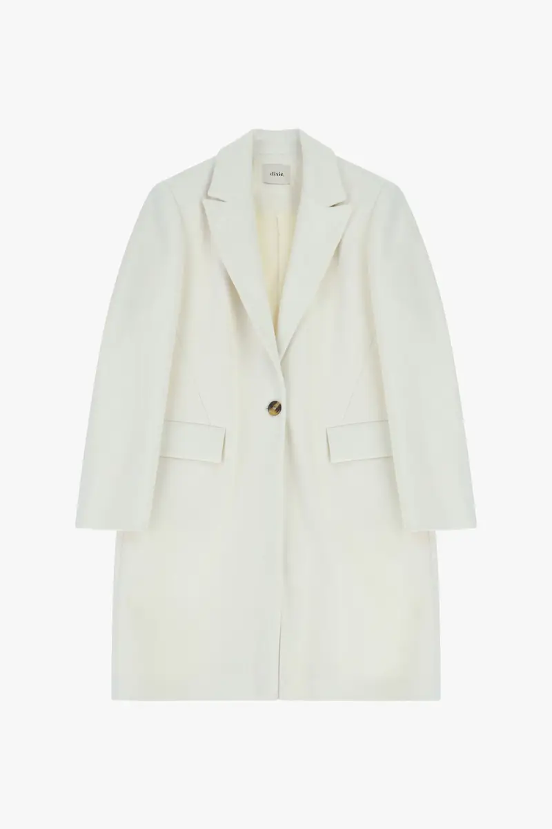 Cappotto monopetto con tasche a patta e revers classico